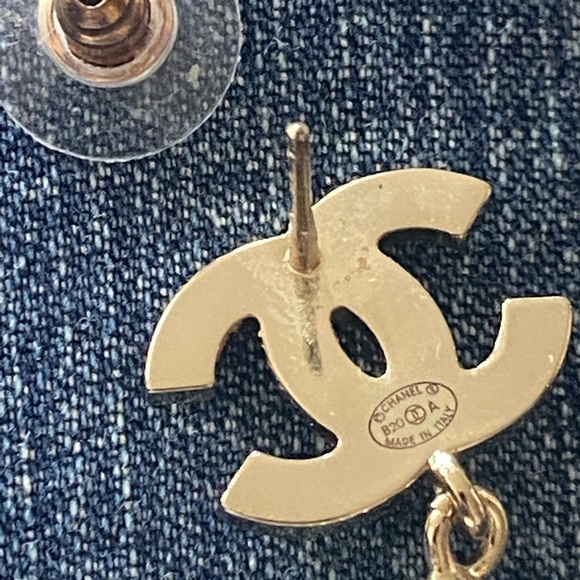 Chanel CC Pearls and Stones Earrings - Picture 7 of 8